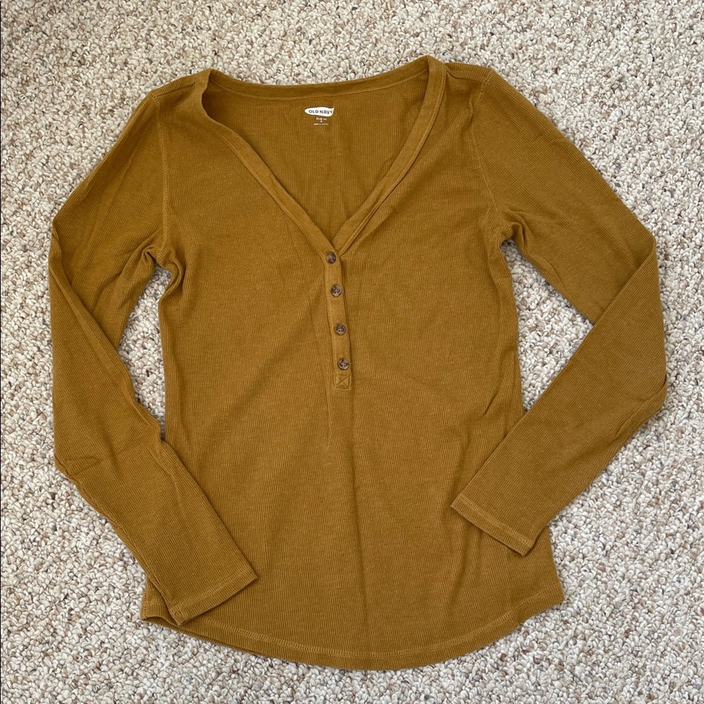 Old Navy Golden Long Sleeve Top